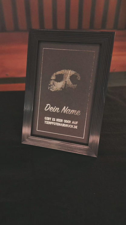 Reflektierender Pfotenabdruck oder Nasenabdruck